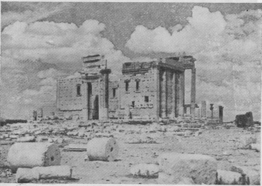 Развалины храма бога Бела в Пальмире. I —II вв.