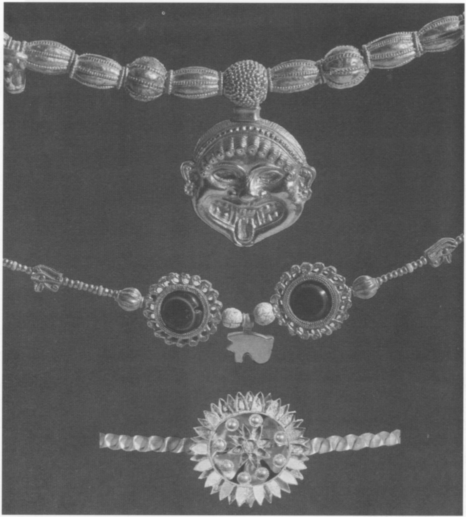 Ожерелье с медальоном в виде гримасничающей головы Гаргоны