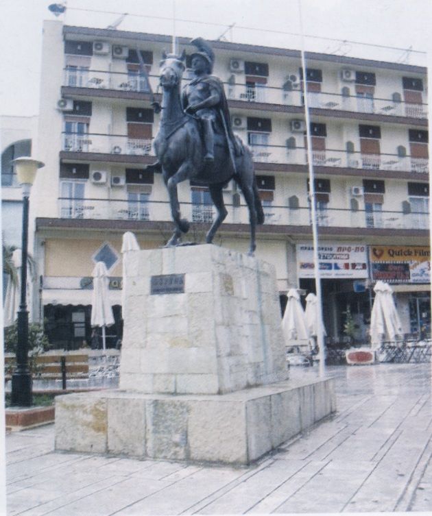 Аргос. Памятник Пирру на предполагаемом месте его гибели